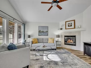 Photo #6: 4998460 Listing