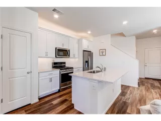 Photo #2: 5006521 Listing