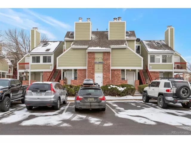 MLS: 5006588 Condo For Sale