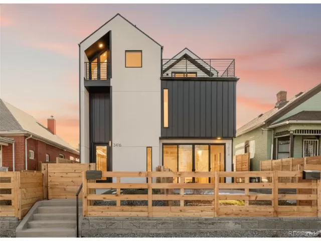 MLS: 5006746 Condo For Sale