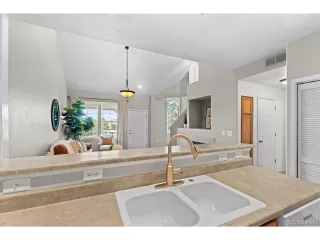 Photo #4: 5006958 Listing