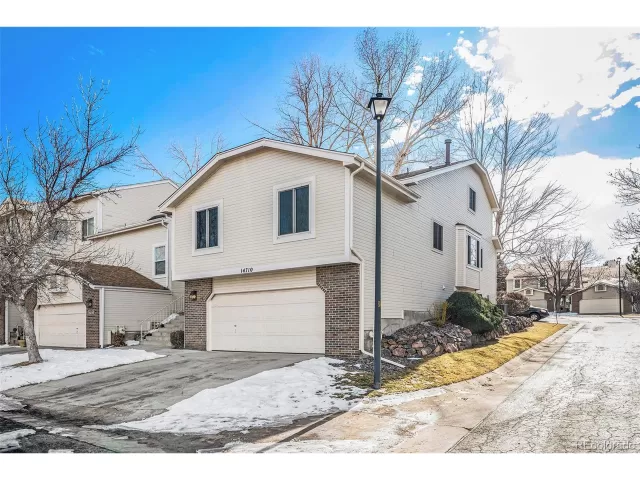 MLS: 5008624 Condo For Sale