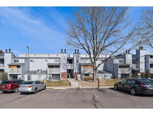 MLS: 5010777 Condo For Sale