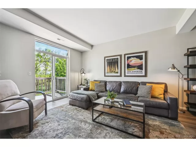 MLS: 5010911 Condo For Sale