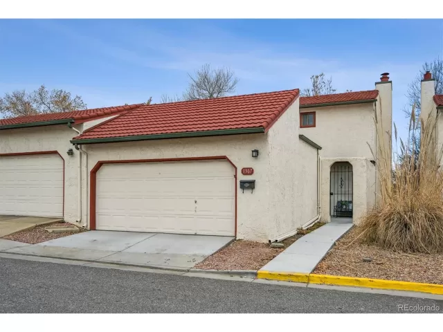 MLS: 5011178 Condo For Sale