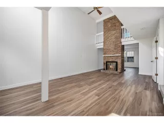 Photo #5: 5012566 Listing