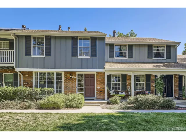 MLS: 5014116 Condo For Sale