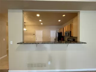 Photo #3: 5017418 Listing