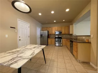 Photo #4: 5017418 Listing