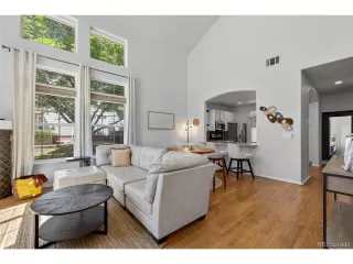 Photo #5: 5018658 Listing