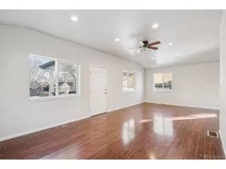 Photo #3: 5022899 Listing