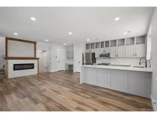 Photo #6: 5023619 Listing