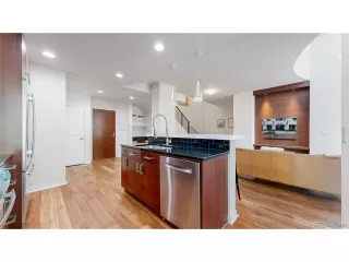 Photo #3: 5024701 Listing