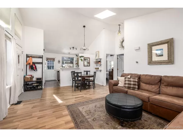 MLS: 5024718 Condo For Sale