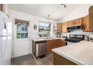 Photo #6: 5024718 Listing