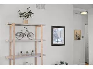 Photo #3: 5025461 Listing