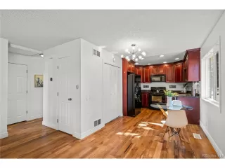 Photo #5: 5025461 Listing