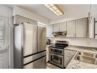 Photo #4: 5025616 Listing