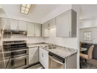 Photo #5: 5025616 Listing