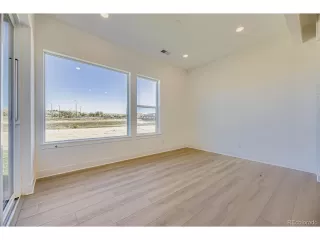 Photo #6: 5027158 Listing