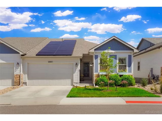 MLS: 5029124 Condo For Sale