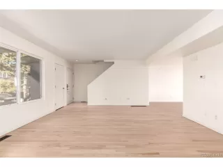 Photo #6: 5029769 Listing