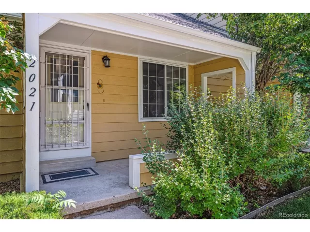 MLS: 5032053 Condo For Sale