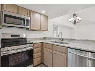 Photo #5: 5032053 Listing