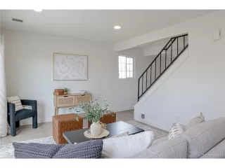 Photo #2: 5032785 Listing 