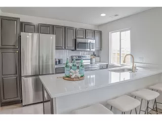 Photo #5: 5032785 Listing 