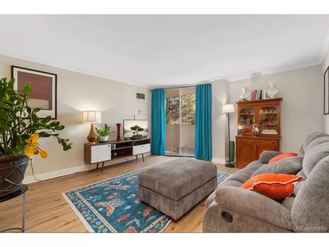 MLS: 5033333 Condo For Sale