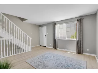 Photo #4: 5035933 Listing