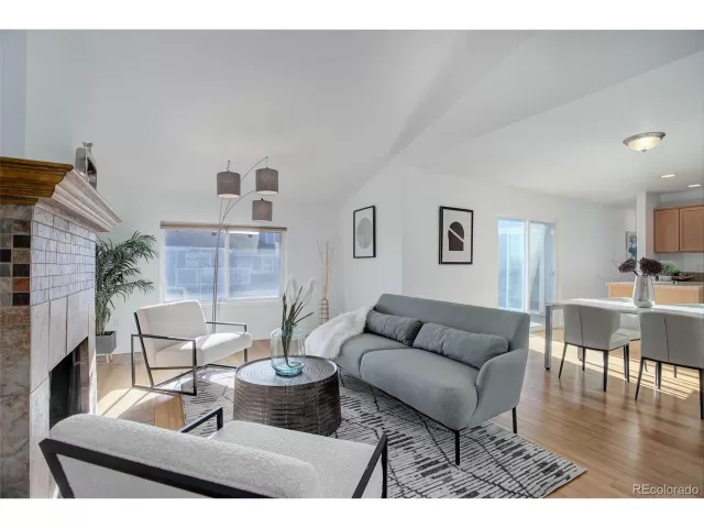 MLS: 5037602 Condo For Sale