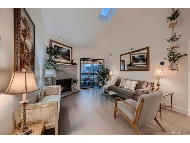 MLS: 5038600 Condo For Sale