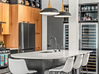 Photo #3: 5042956 Listing