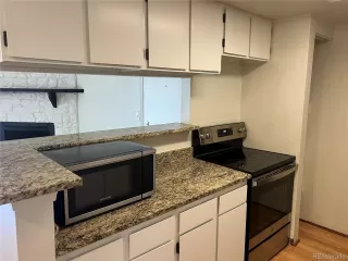 Photo #3: 5043469 Listing