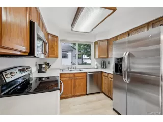 Photo #6: 5044964 Listing