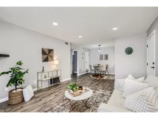 Photo #5: 5045471 Listing 