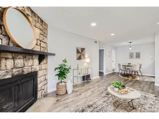 Photo #6: 5045471 Listing 