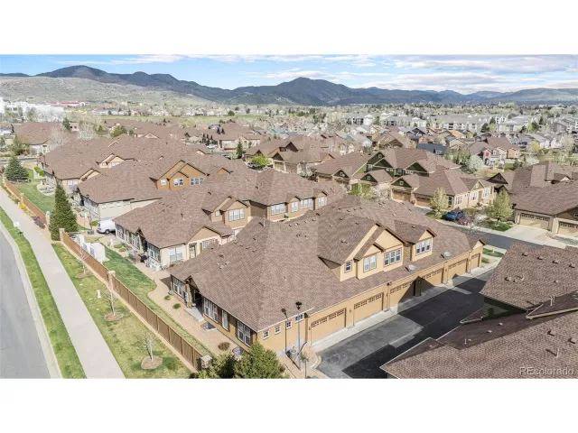 MLS: 5046591 Condo For Sale