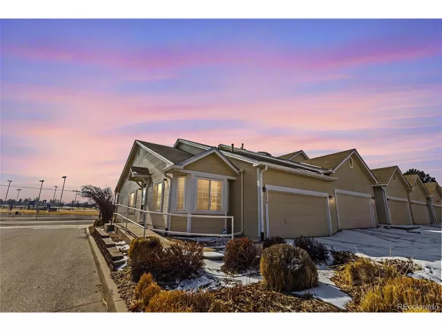 MLS: 5048687 Condo For Sale