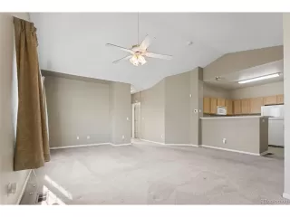 Photo #5: 5048687 Listing