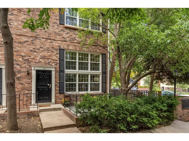 MLS: 5050679 Condo For Sale