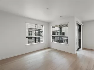 Photo #3: 5052388 Listing