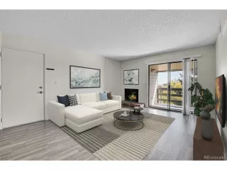 Photo #6: 5053969 Listing