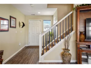 Photo #4: 5056785 Listing