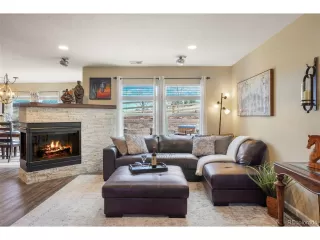 Photo #6: 5056785 Listing