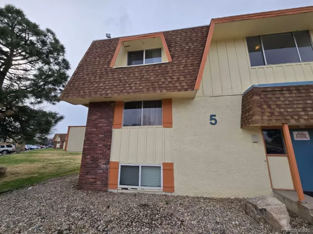 MLS: 5059461 Condo For Sale