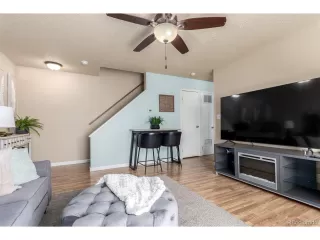 Photo #5: 5062226 Listing