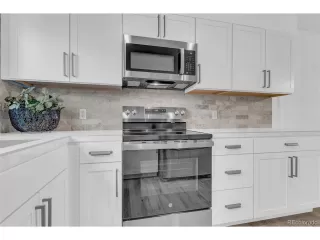 Photo #3: 5063901 Listing 